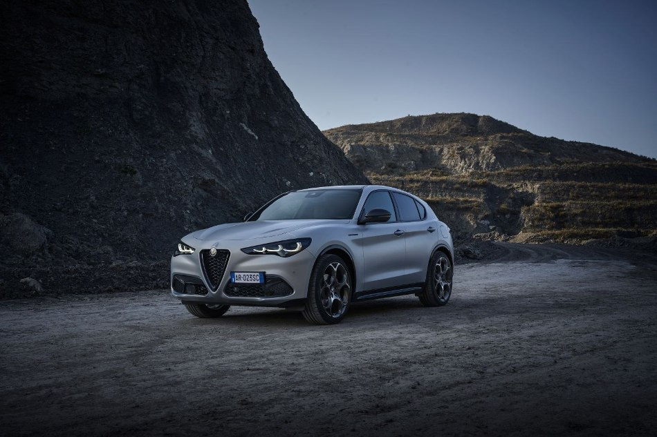 Recenzia modernizovaného talianskeho crossoveru Alfa Romeo Stelvio