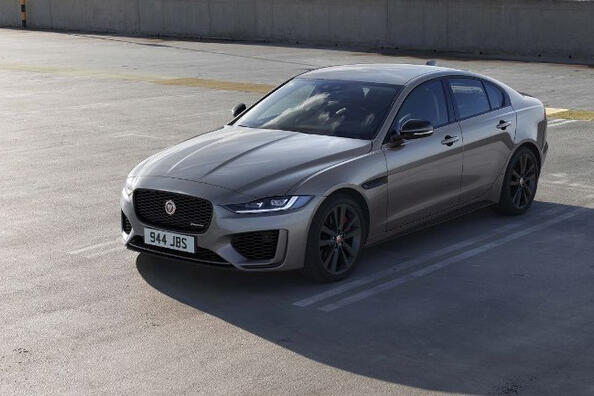 Prehľad britského prémiového sedanu Jaguar XE
