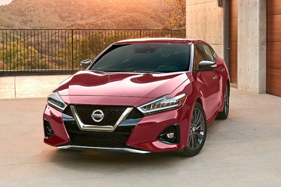 Prehľad komfortného a elegantného sedanu Nissan Maxima