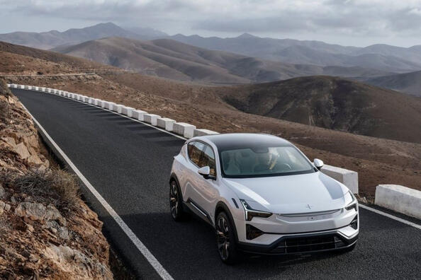 Recenzia elektrického crossoveru Polestar 3
