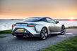 Lexus LC 500h: hybridný športový automobil fotografia 3