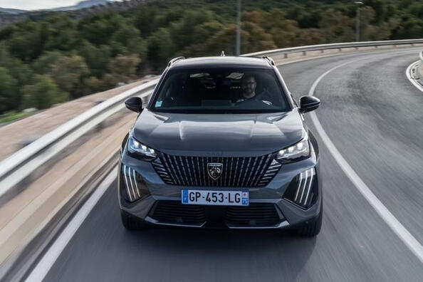 Facelift druhej generácie Peugeot 2008 (2023)