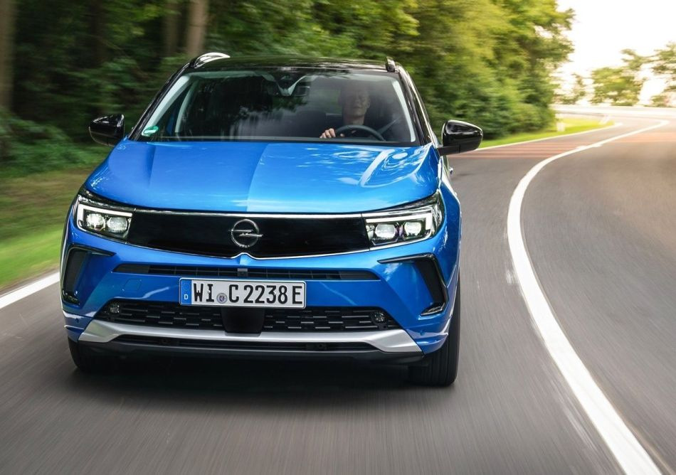 Opel Grandland: prehľad modernizovaného crossoveru