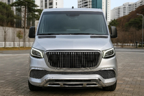 Mercedes Sprinter W907/W910 2018– Predný nárazník s maskou chladiča (Maybach) fotografia 1