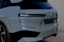 BMW iX (I20) 2022– Nerezová lišta na zadný nárazník Carmos (nerez) fotografia 5