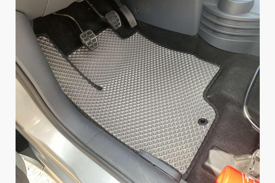 Mitsubishi Colt 2004–2012 EVA autorohože (sivé) Image