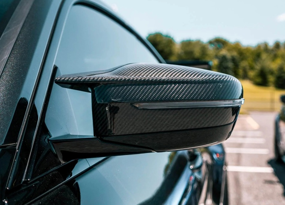 Tuning zrkadiel: štýlové a funkčné riešenia pre auto