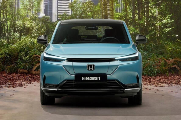 Test 204-koňového elektrického crossoveru Honda e:Ny1