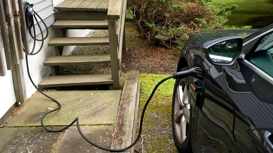 Ako využiť elektromobil na napájanie domu: výhody a možnosti