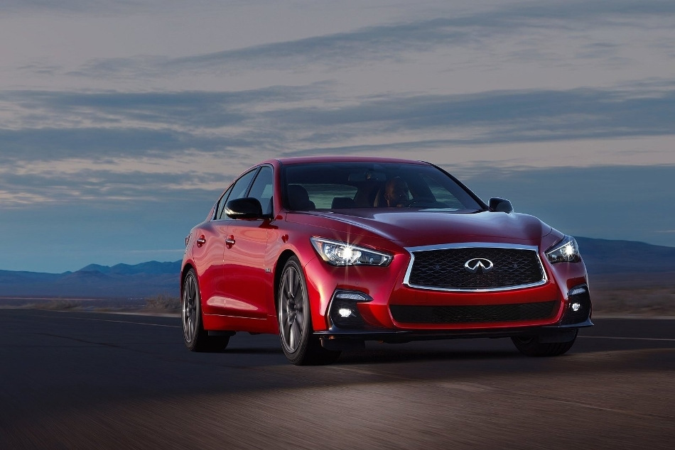 Test prémiového sedanu Infiniti Q50