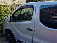 Opel Vivaro 2015–2019 Deflektory okien EuroCap (2 ks) fotografia 13