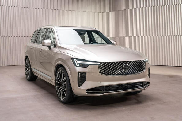 Prehľad: modernizované Volvo XC90 2. generácie 2025