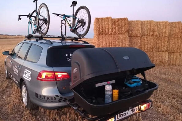 Box na ťažné zariadenie: výhody a špecifiká