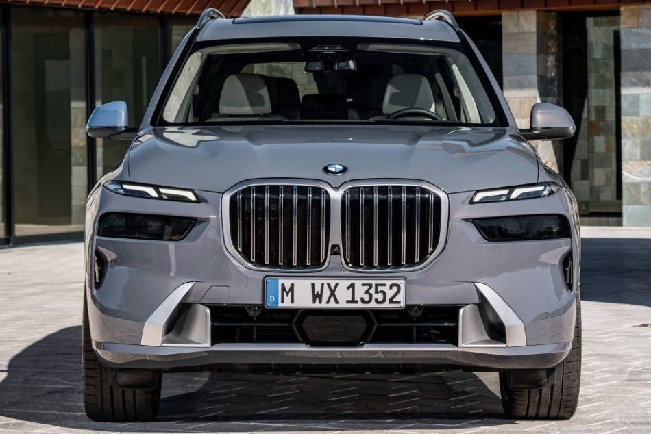Prehľad modernizovaného luxusného crossovera BMW X7