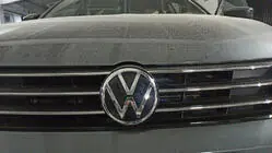 Volkswagen Jetta 2011–2018 Predný znak fotografia 2