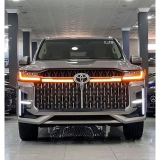 VIP bodykit sada Toyota Land Cruiser 300 2021– fotografia 4
