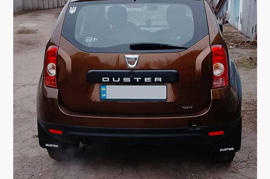 Dacia Duster 2008–2018 Lapače nečistôt EuroCap (4 ks) Fotografia 3