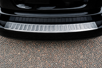 Volkswagen Golf 6 2008–2014 Nerezová ochranná lišta zadného nárazníka Carmos V2 (SW, nerez) fotografia 3