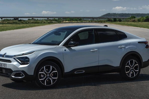 Test elektrického fastbacku Citroen e-C4 X