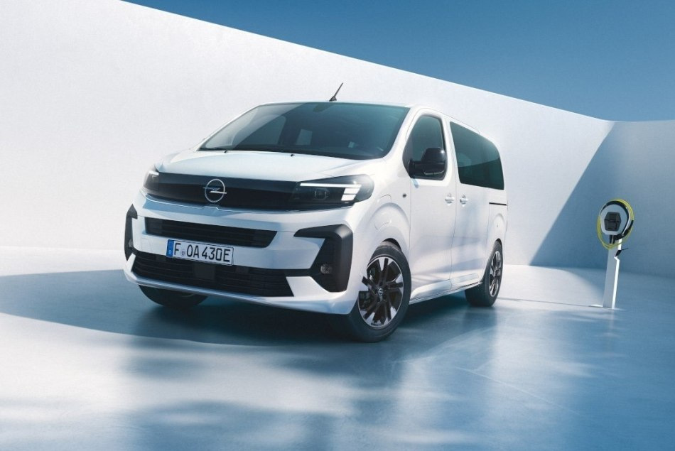 Test elektrického minivanu Opel Zafira Electric 2024