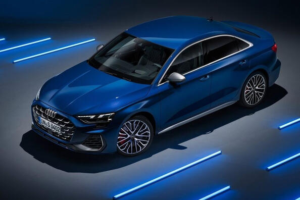 Prehľad modernizovaného športového sedanu Audi S3
