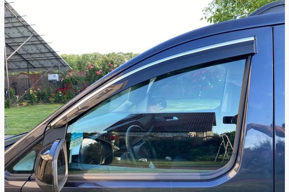 Ford Connect 2021– Deflektory okien s chrómovou lištou (2 ks, Sunplex Chrome) Image