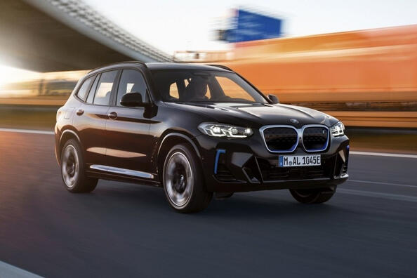 BMW iX3 2021: podrobný prehľad modernizovaného elektrického SUV Fotografia 4