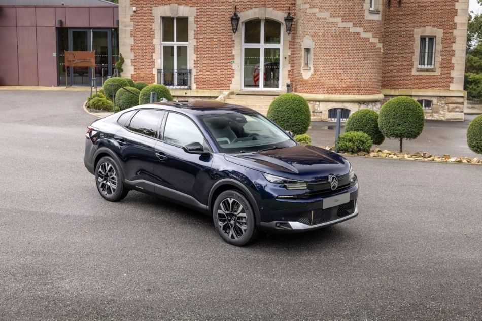 Recenzia Citroen C4 X 2024: modernizovaný crossover-sedan