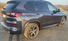 BMW X5 G05 2019–2026 Sada bočných prahov M-Sport/X5M 2018-2022 (2 ks, na lakovanie) fotografia 1