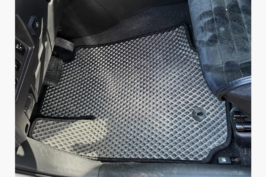 Mitsubishi Outlander 2001–2006 EVA autokoberce (čierne) Image