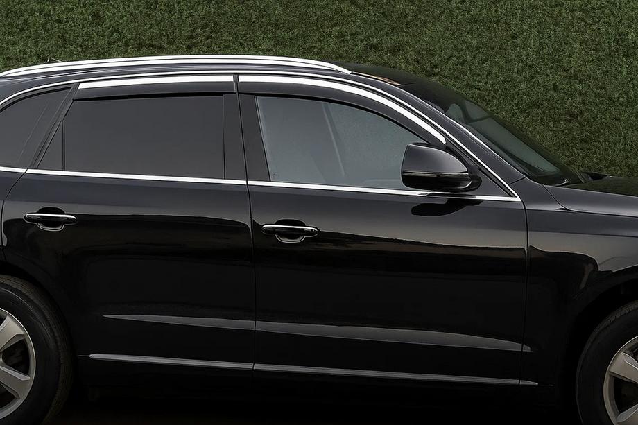 Audi Q5 2008–2017 Okenné deflektory s chrómovou lištou Niken Luxury (4 ks) Image