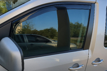 Volkswagen Caddy 2010–2015 Okenné deflektory vkladacie Niken Luxury (2 ks) fotografia 3