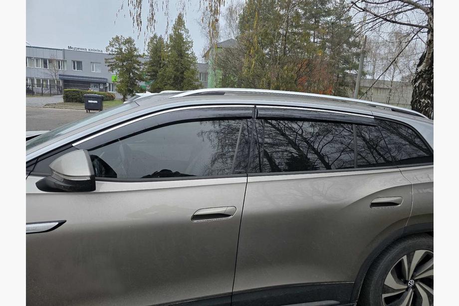 Volkswagen ID.6 2021– Okenné deflektory s chrómovou lištou Niken Luxury (4 ks) Image