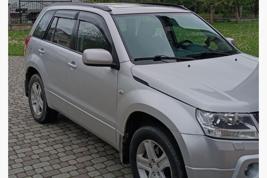 Suzuki Grand Vitara 2005–2017 Okenné deflektory Niken Luxury (4 ks) Fotografia 3