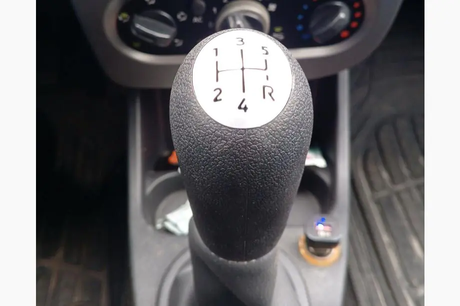 Dacia Logan MCV 2004–2014 Hlavica radiacej páky 8200079112 (čierna so sivou) Image