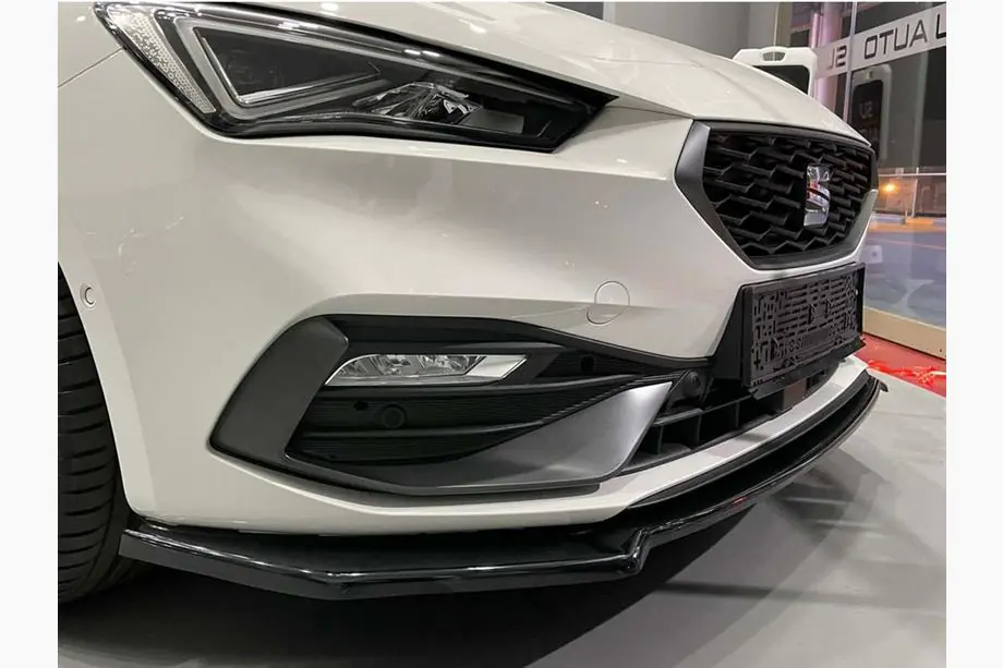 Seat Leon 2020– Predný lip spojler DPT V-2 (lesklá čierna) Image