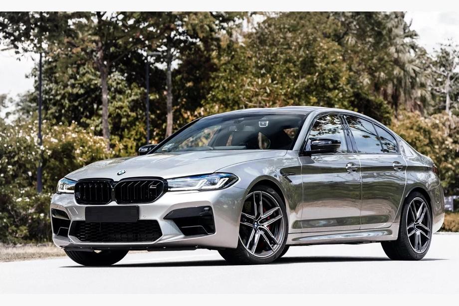 BMW 5. rad G30/G31 2017–2023 Mriežka chladiča (obličky) M-Look (2021-2023, čierny lesk) Bez kamery Image