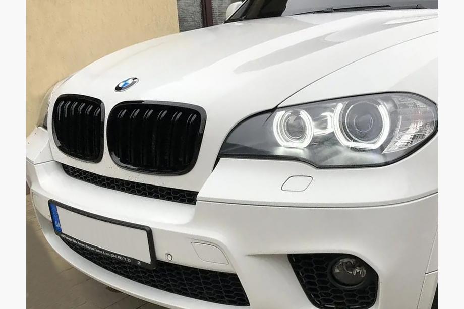 BMW X5 E70 2007–2013 Obličkové mriežky M-Look (lesklá čierna) Fotografia 4