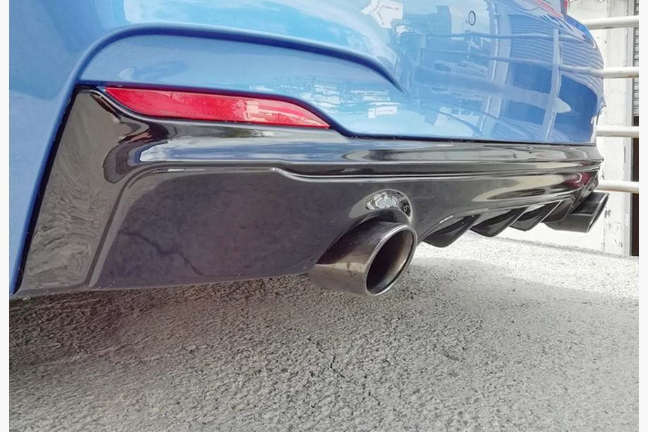BMW 2. séria F22/F23 2014–2021 Zadný difúzor DPT (lesklá čierna) Image