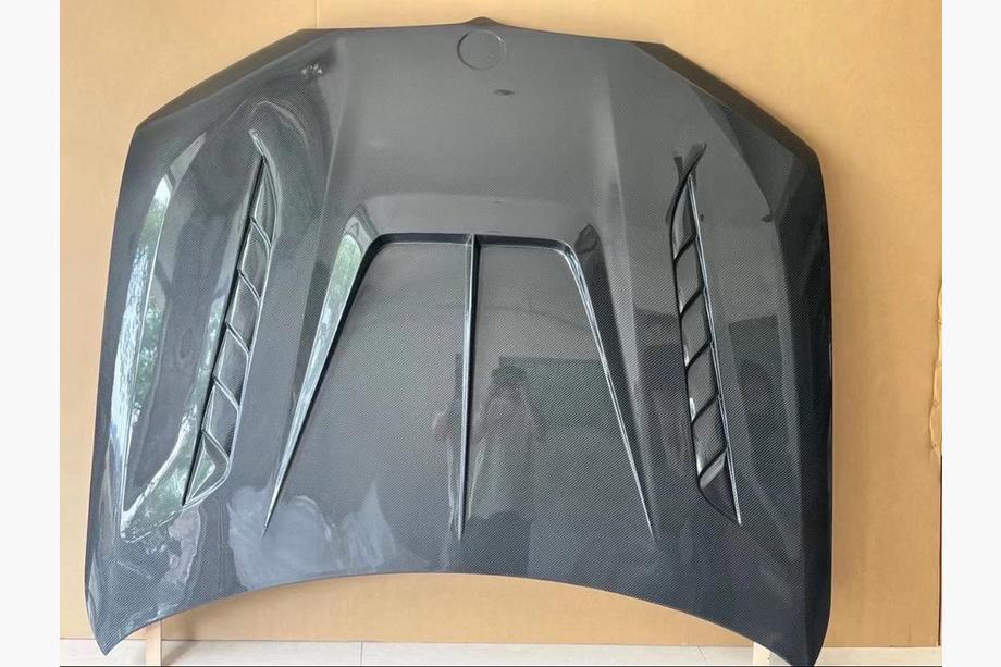 BMW X7 G07 2019– LRT Carbon bodykit (pre M-Sport 2023-) Fotografia 16