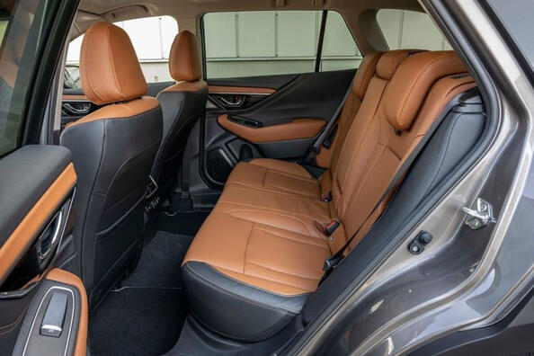 Recenzia Subaru Outback: spoľahlivý a funkčný crossover na každé cesty Fotografia 6