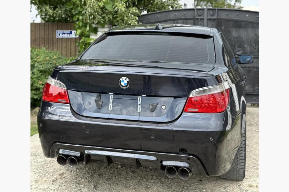 BMW 5. rad E60/E61 2003–2010 Zadný difúzor DPT V-2 (pre M-Sport, čierny lesk) Image