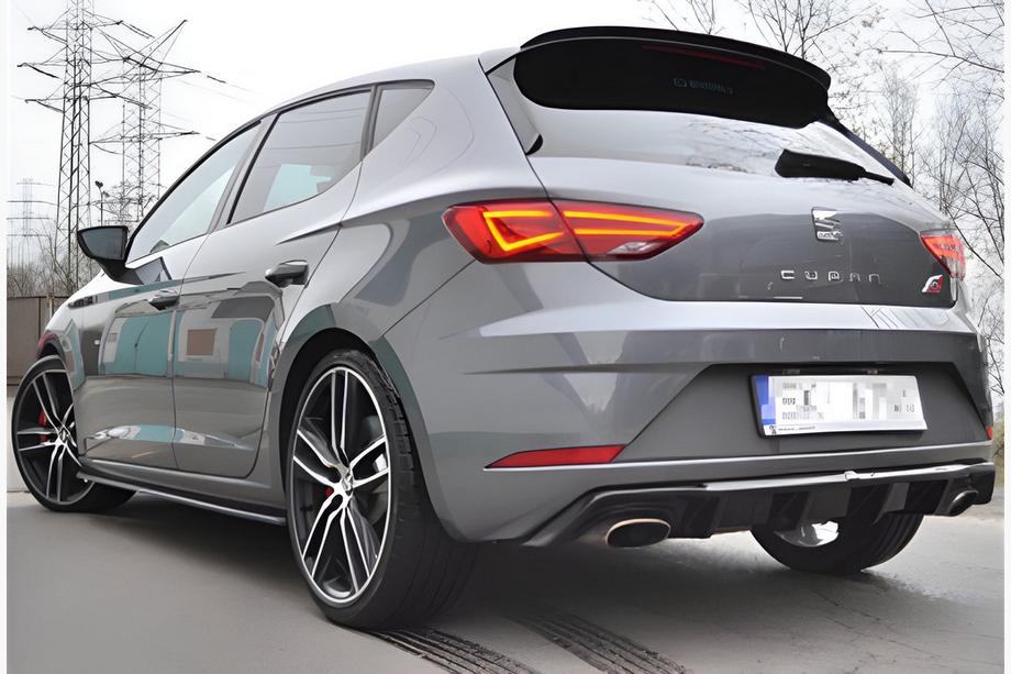 Seat Leon 2013–2020 Zadný difúzor DPT V-1 (2017-2020, čierny lesk) Image