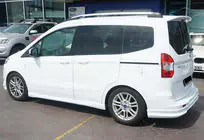 Ford Courier 2014–2023 Bočné prahy DPT (lesklá čierna) fotografia 3