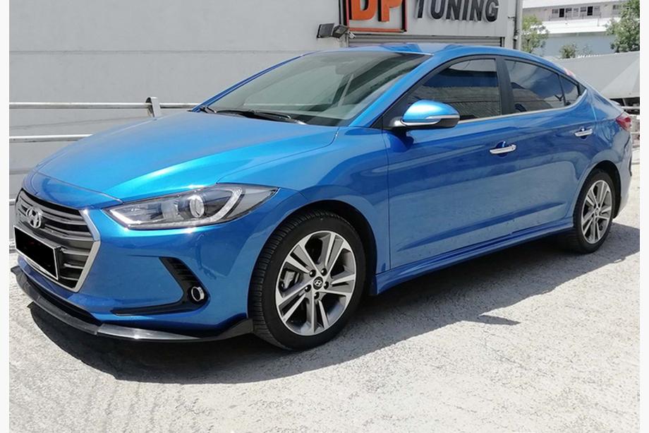 Hyundai Elantra (AD) 2015–2020 Bočné prahy DPT (lesklá čierna) Fotografia 4