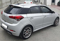 Hyundai I-20 2014–2020 DPT bočné prahy (2014-2018, čierny lesk) fotografia 3