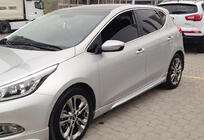 Kia Ceed 2012–2018 Bočné prahy DPT (2012-2015, čierny vysoký lesk) fotografia 1
