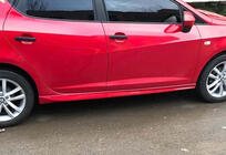 Seat Ibiza 2010–2017 Bočné prahy DPT V-3 (čierny lesk) fotografia 1