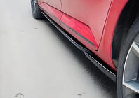 Seat Leon 2013–2020 Bočné prahy DPT V-6 (lesklá čierna) fotografia 1