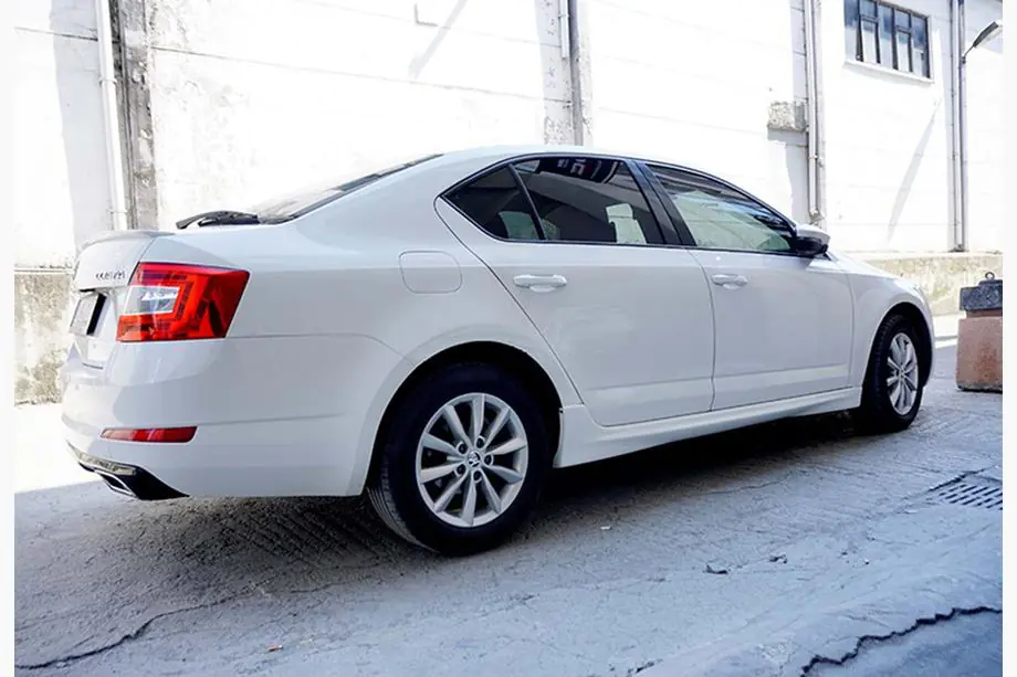 Skoda Octavia III A7 2013–2019 DPT bočné prahy (na lakovanie) Fotografia 5